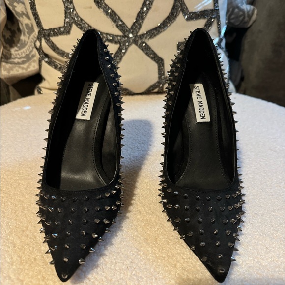 Once worn size 7.5 Steve Madden Heels with studs - Picture 6 of 6
